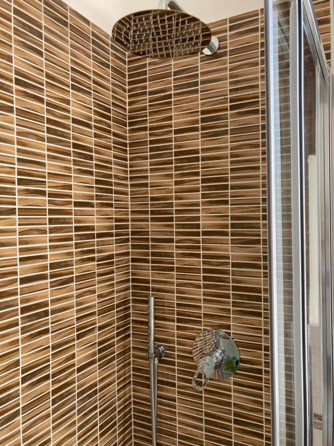 Room Saronno + B&B Exterior foto